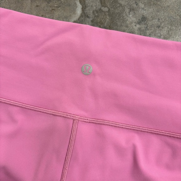 NWOT Lululemon Wunder Under High-Rise Tight in Magenta Glow, size 8 - Picture 4 of 5